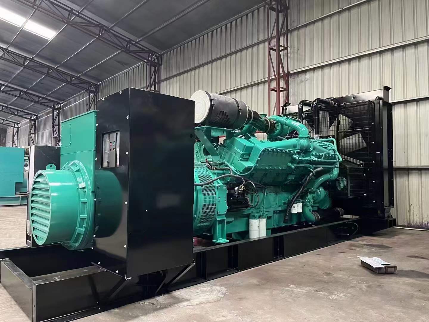 蓝山如何降低 800kW 柴油发电机输出电流的波动？