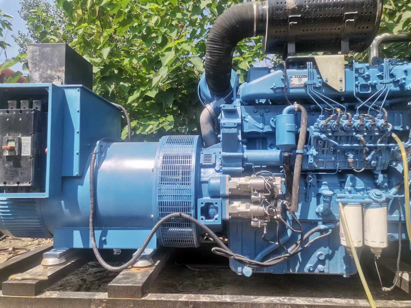 蓝山详细说明降低 800kW 柴油发电机输出电流波动的方法