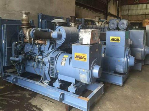 蓝山发电机组带负载降电压是什么原因照成的？