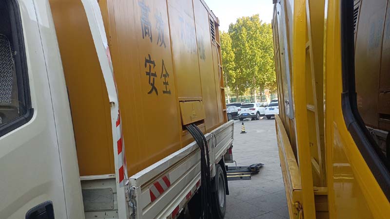 蓝山如何判断柴油发电机组和UPS电源的切换时间是否符合要求？