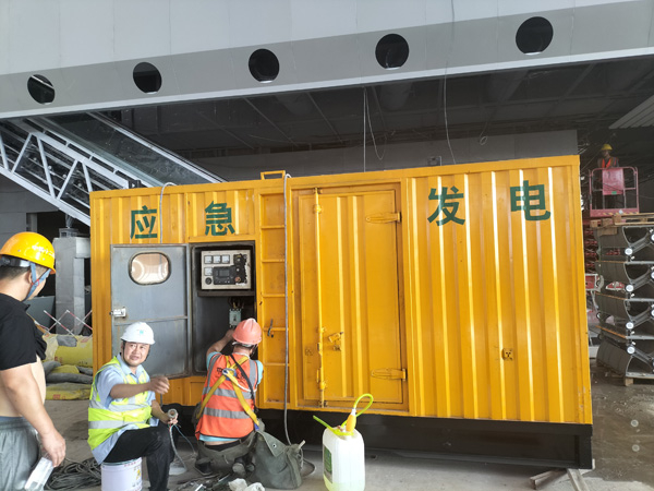 蓝山怎样判断空气滤清器是否需要更换？