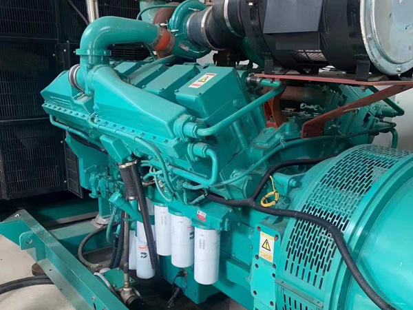 蓝山更换100kW柴油发电机组机油时，需要注意哪些事项？